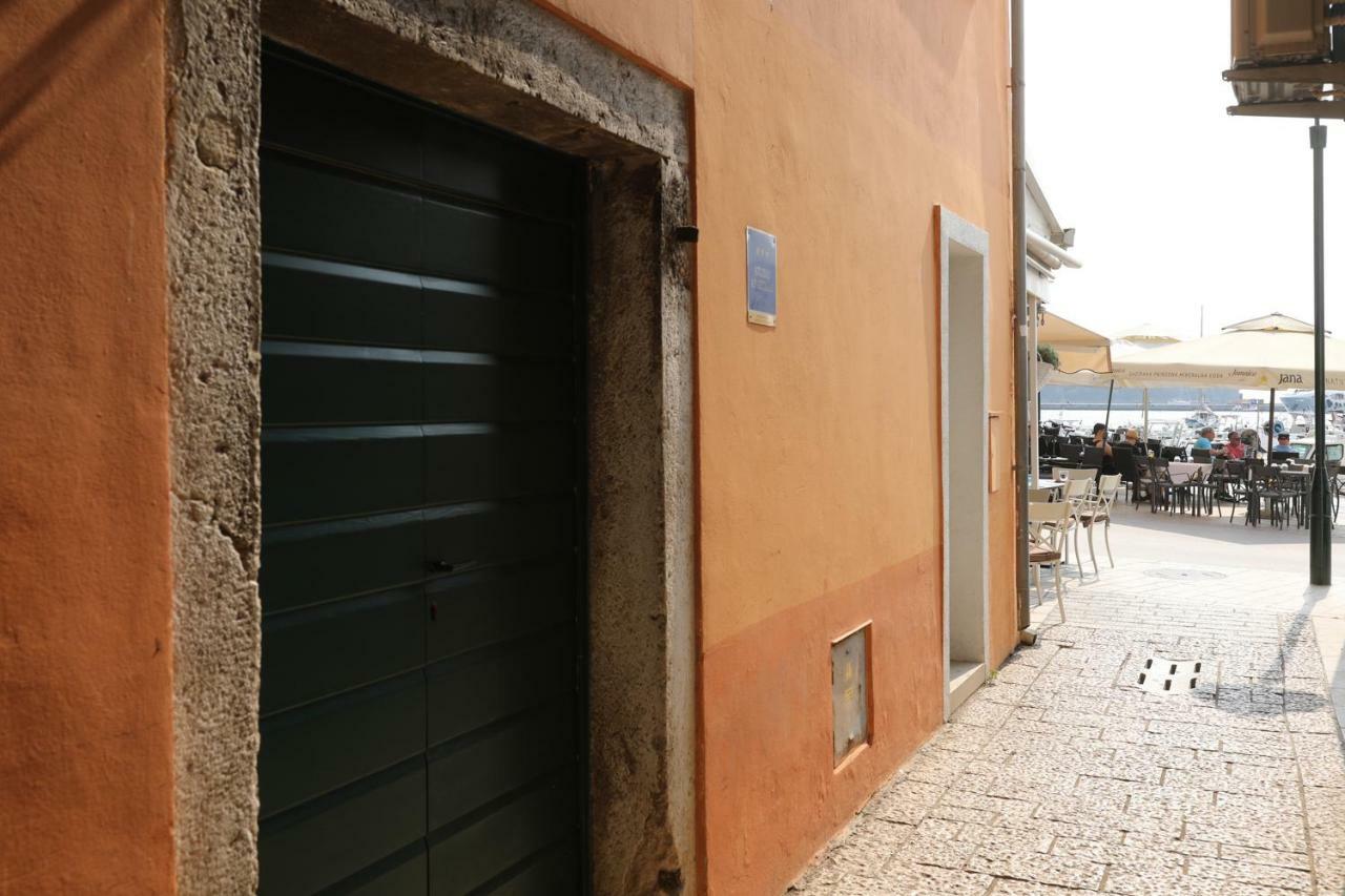 Apartment Riva Rovinj Exterior photo